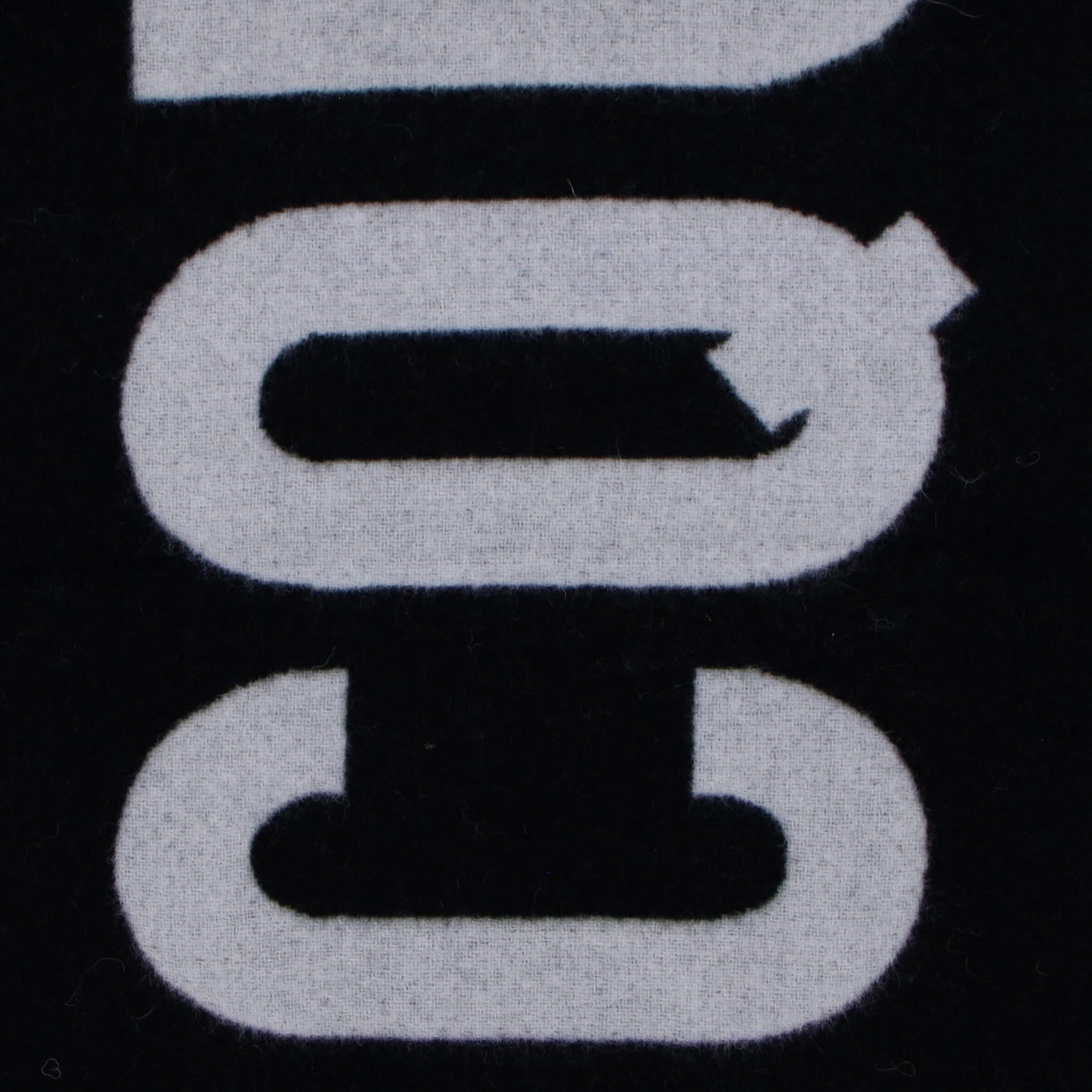 ZWART