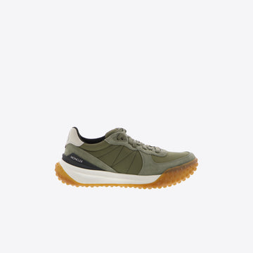 Runner kaki